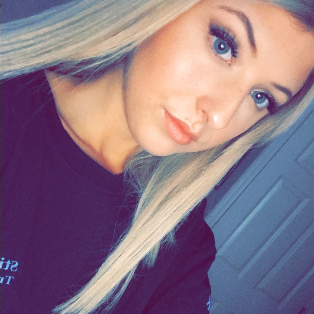 Meet your Posher, Ellison